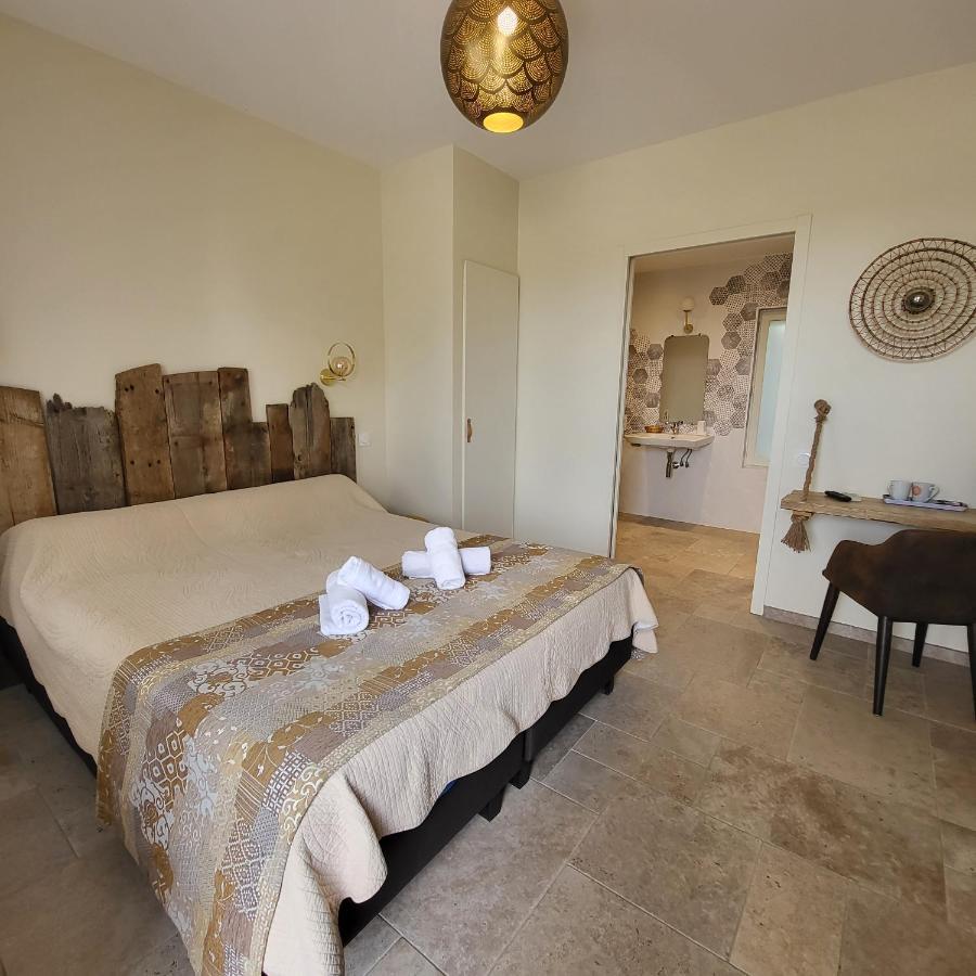 Manade Saint Louis Mas De La Paix Bed & Breakfast โวแวร์ ภายนอก รูปภาพ