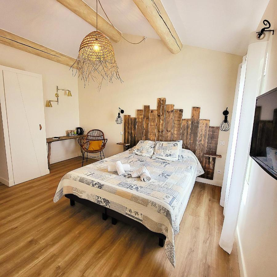 Manade Saint Louis Mas De La Paix Bed & Breakfast โวแวร์ ภายนอก รูปภาพ