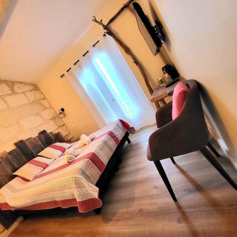 Manade Saint Louis Mas De La Paix Bed & Breakfast โวแวร์ ภายนอก รูปภาพ